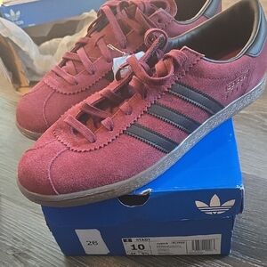 Nwt-Adidas Stadt Burgundy Suede Shoes with Black Stripes Men SIZE 10